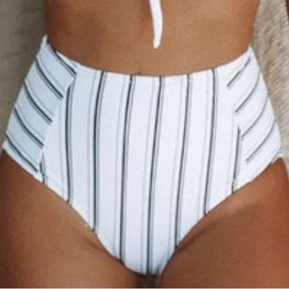 Cupshe Black & White Vertical Stripe High Waisted Bikini Bottom NWT Size Medium